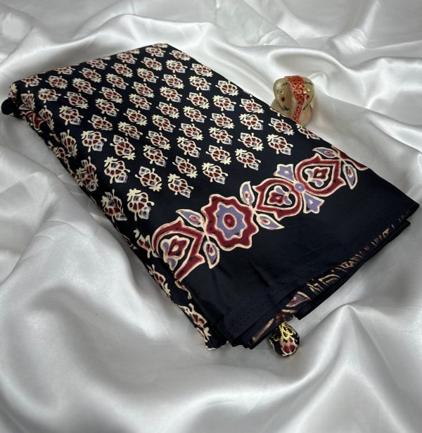 Saree : PURE SATIN CREAPE AJRAK PRINTS - Image 2