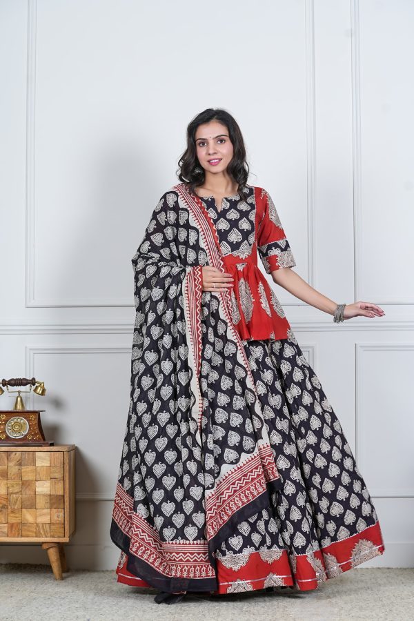 Rab Ne Banadi Jodi :- Couple Dress Lehenga Choli & Gent’s Kurta Pajama - Image 14