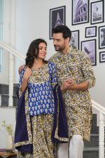 Rab Ne Banadi Jodi :- Couple Dress Lehenga Choli & Gent’s Kurta Pajama - Image 12